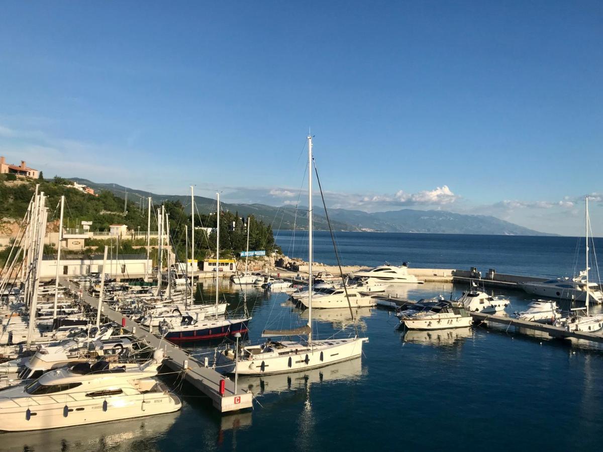Loft-Beach-Apartments Ratko Novi Vinodolski Kültér fotó